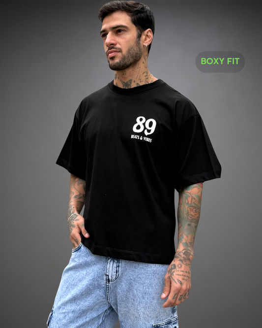 Polo Hombre Boxy Fit Rich & Famous - Negro