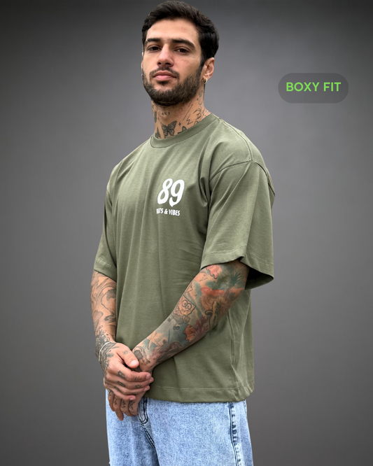 Polo Hombre Boxy Fit Rich & Famous - Verde