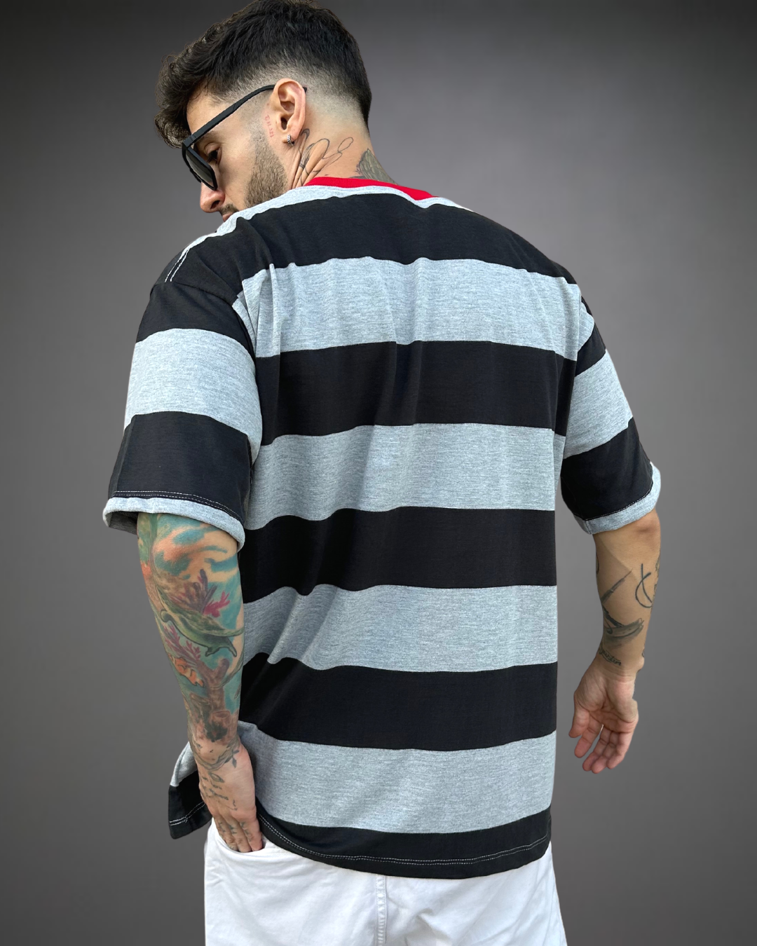 Polo Hombre Oversize StripedOut - Negro