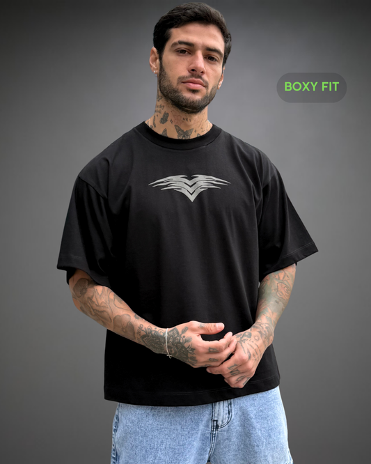 Polo Hombre Boxy Fit The Spine Print - Negro