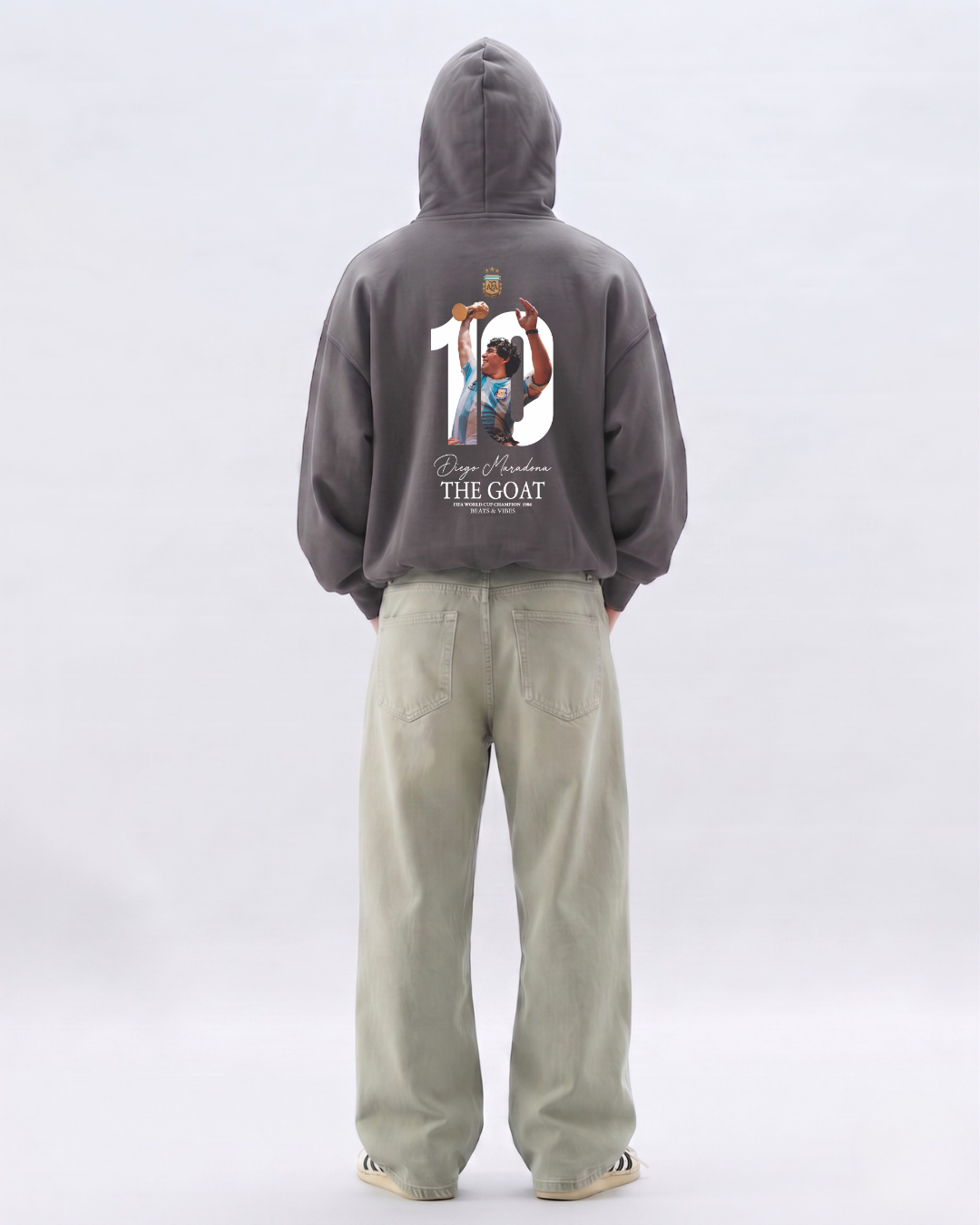 Hoodie "Maradona THE GOAT" – Edición Campeón del Mundo / Plomo
