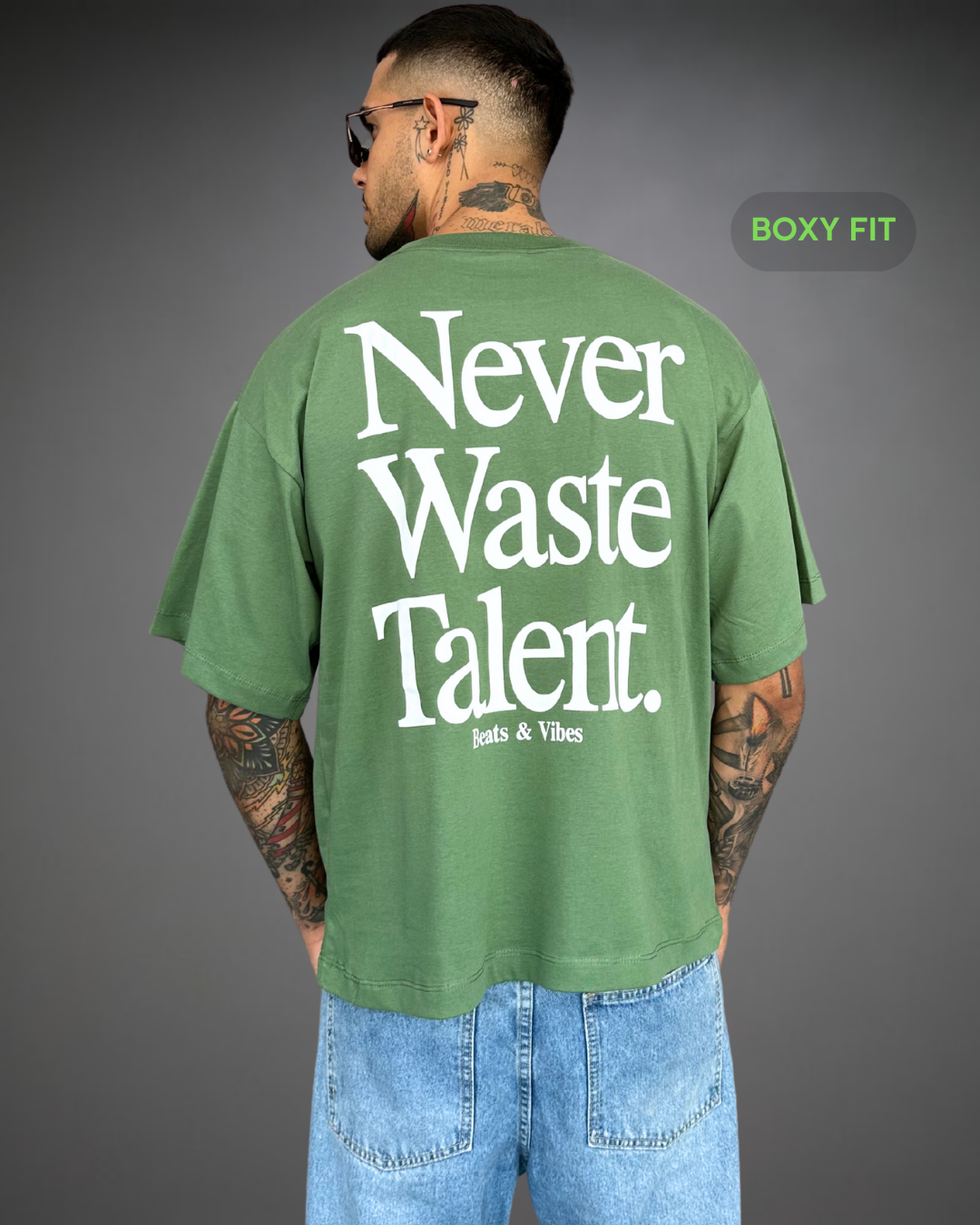 Polo Hombre Boxy Fit Never Waste Talent - Verde