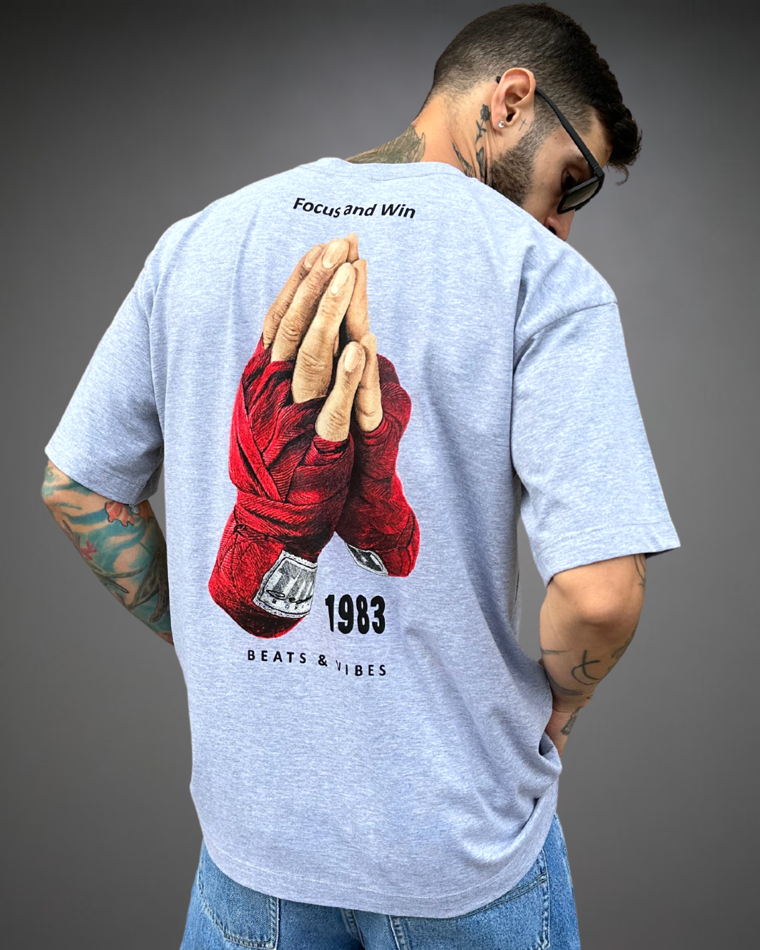 Polo Hombre Oversize Focus & Win - Gris