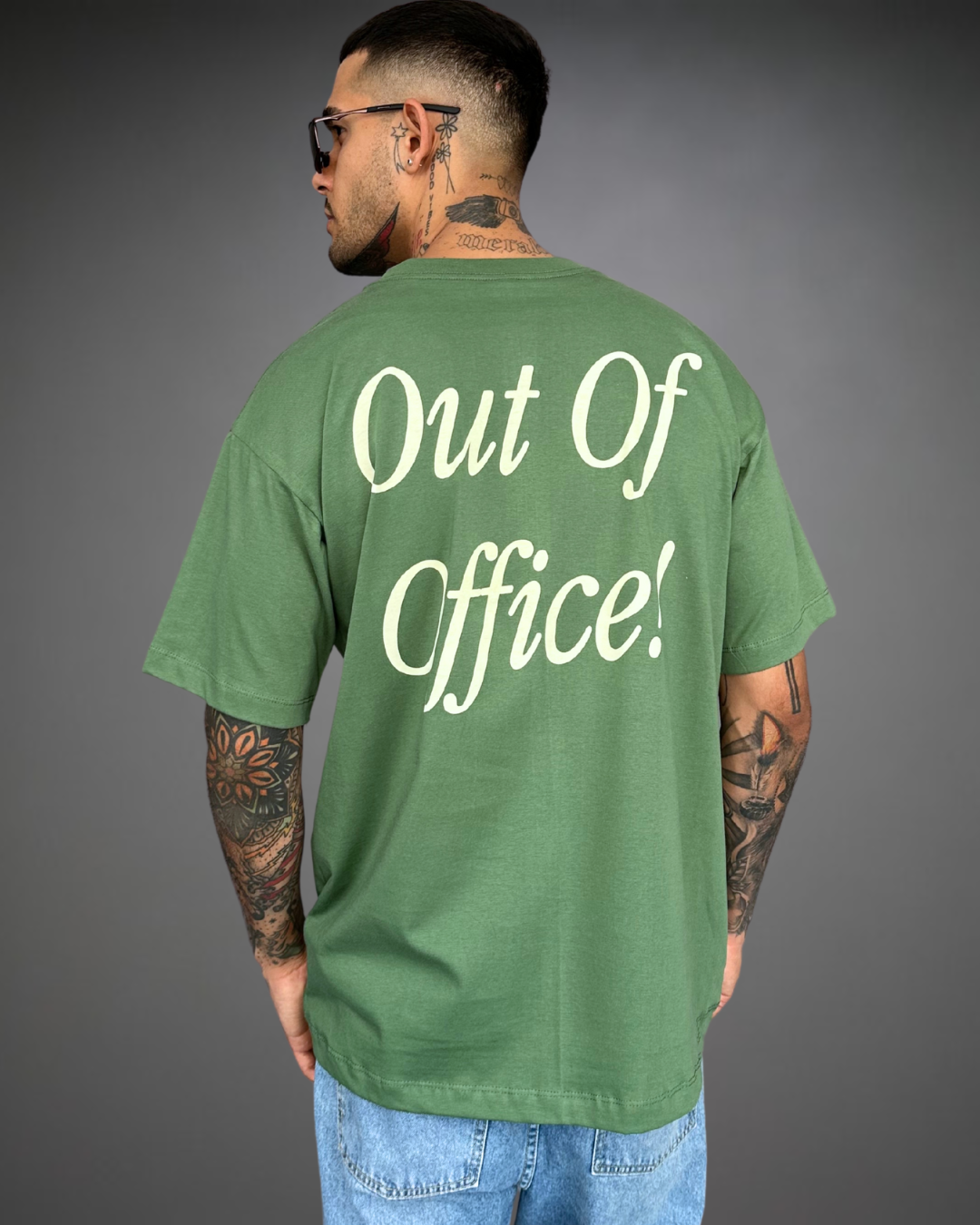 Polo Hombre Oversize Out of Office - Verde