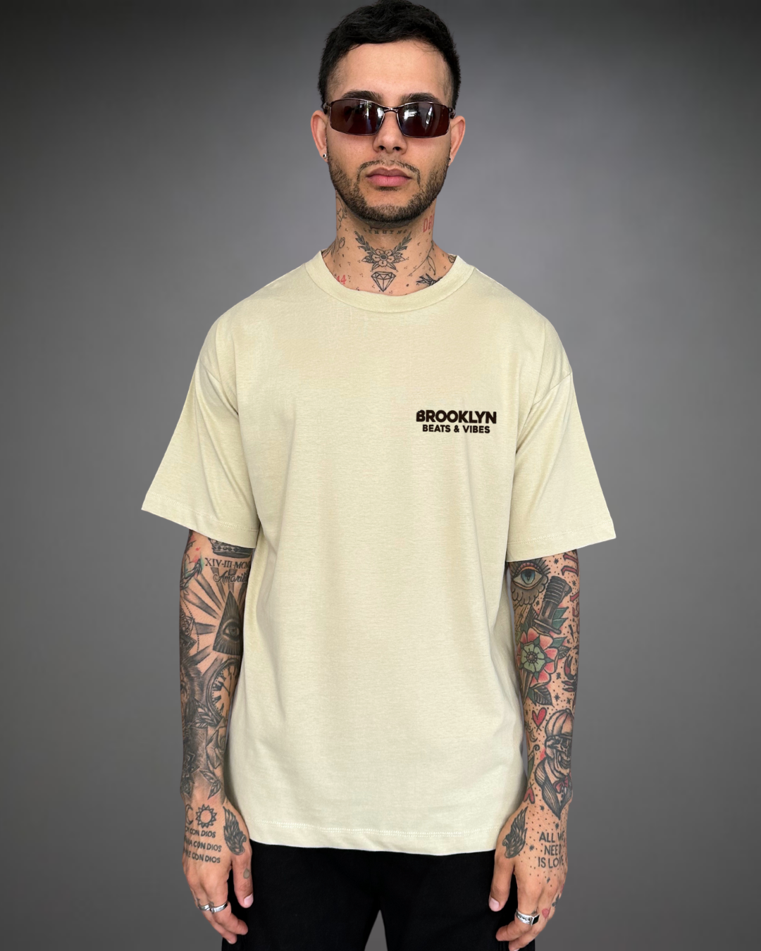 Polo Hombre Oversize Brooklyn District - Arena