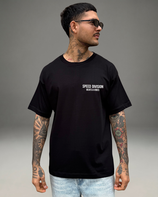Polo Hombre Oversize Play Boy Speed Division - Negro