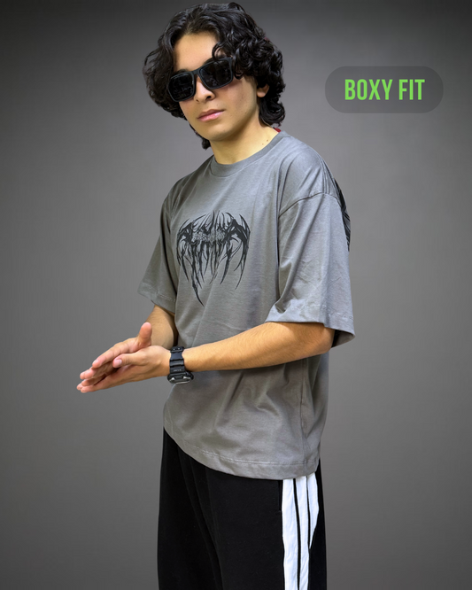 Polo Hombre Boxy Fit True Tribal - Plomo