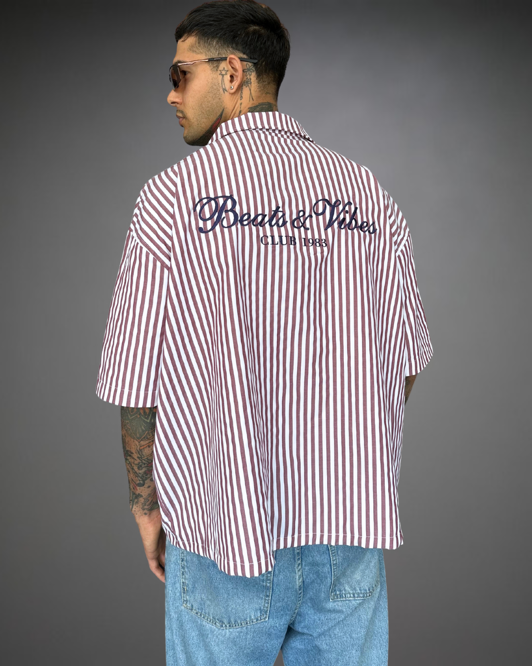 Camisa Hombre Bordado Oversize Beats & Vibes - Blanco/Borgoña