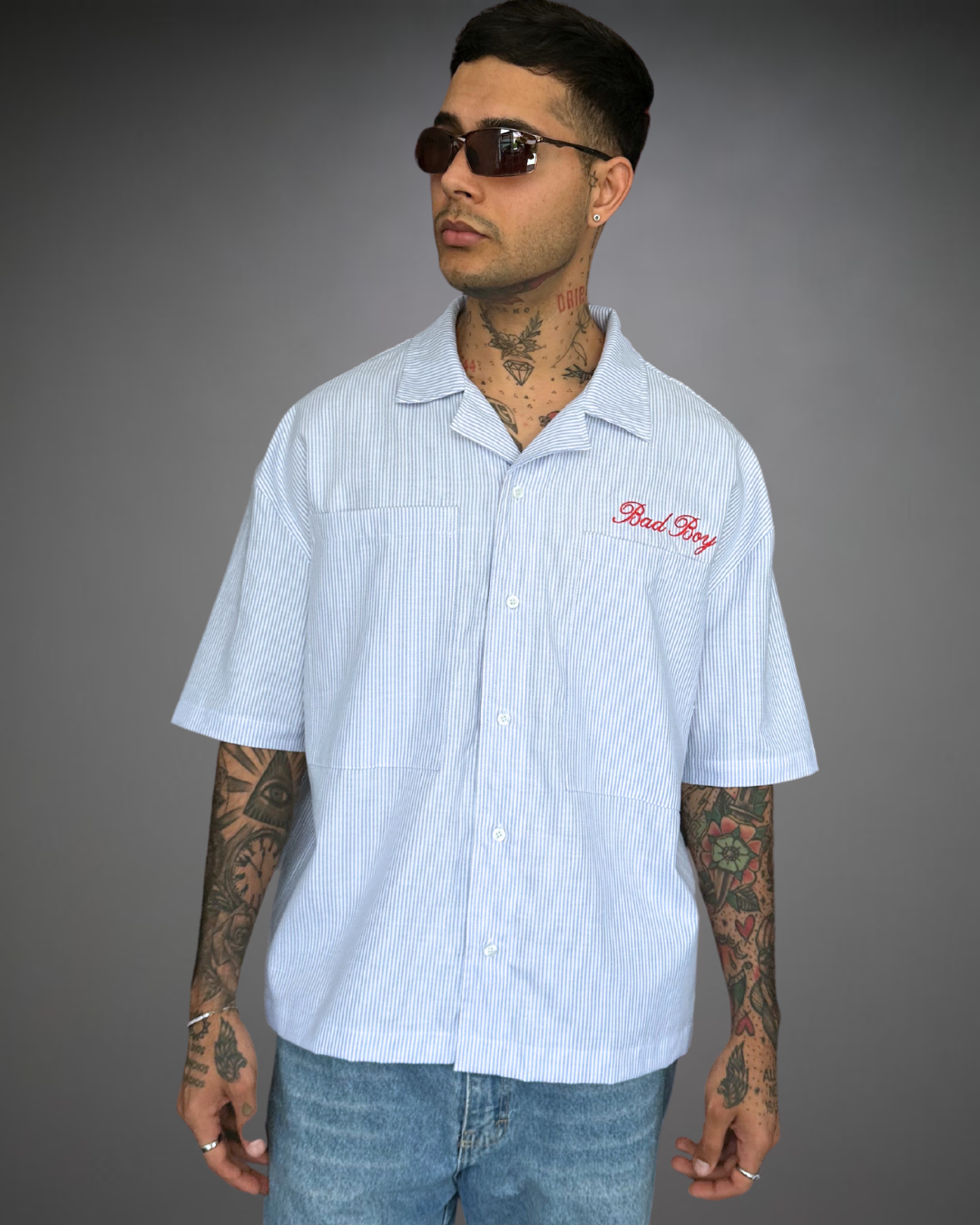 Camisa Hombre Bordado Oversize Bad Boy - Raya Blanco/Celeste