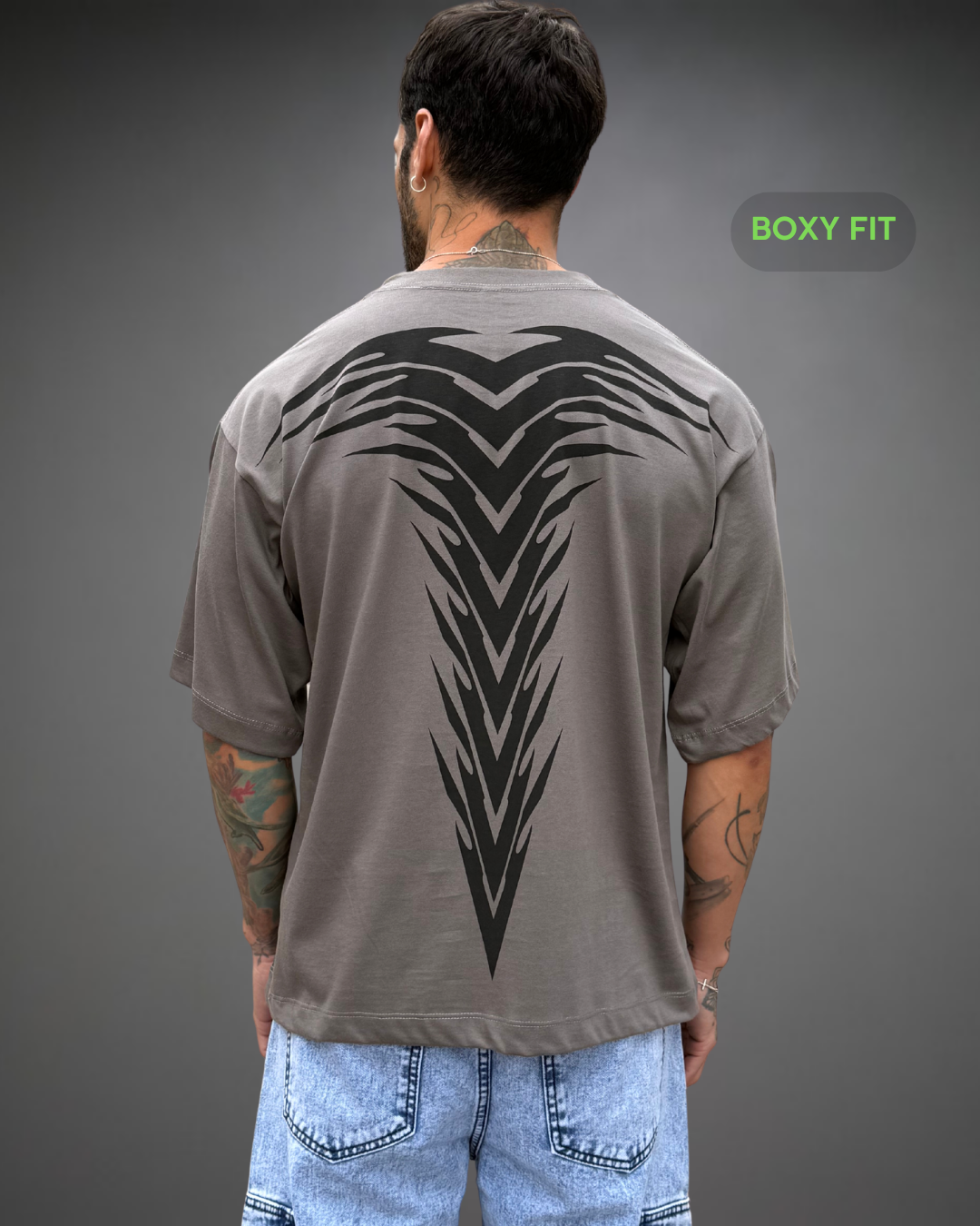 Polo Hombre Boxy Fit The Spine Print - Plomo