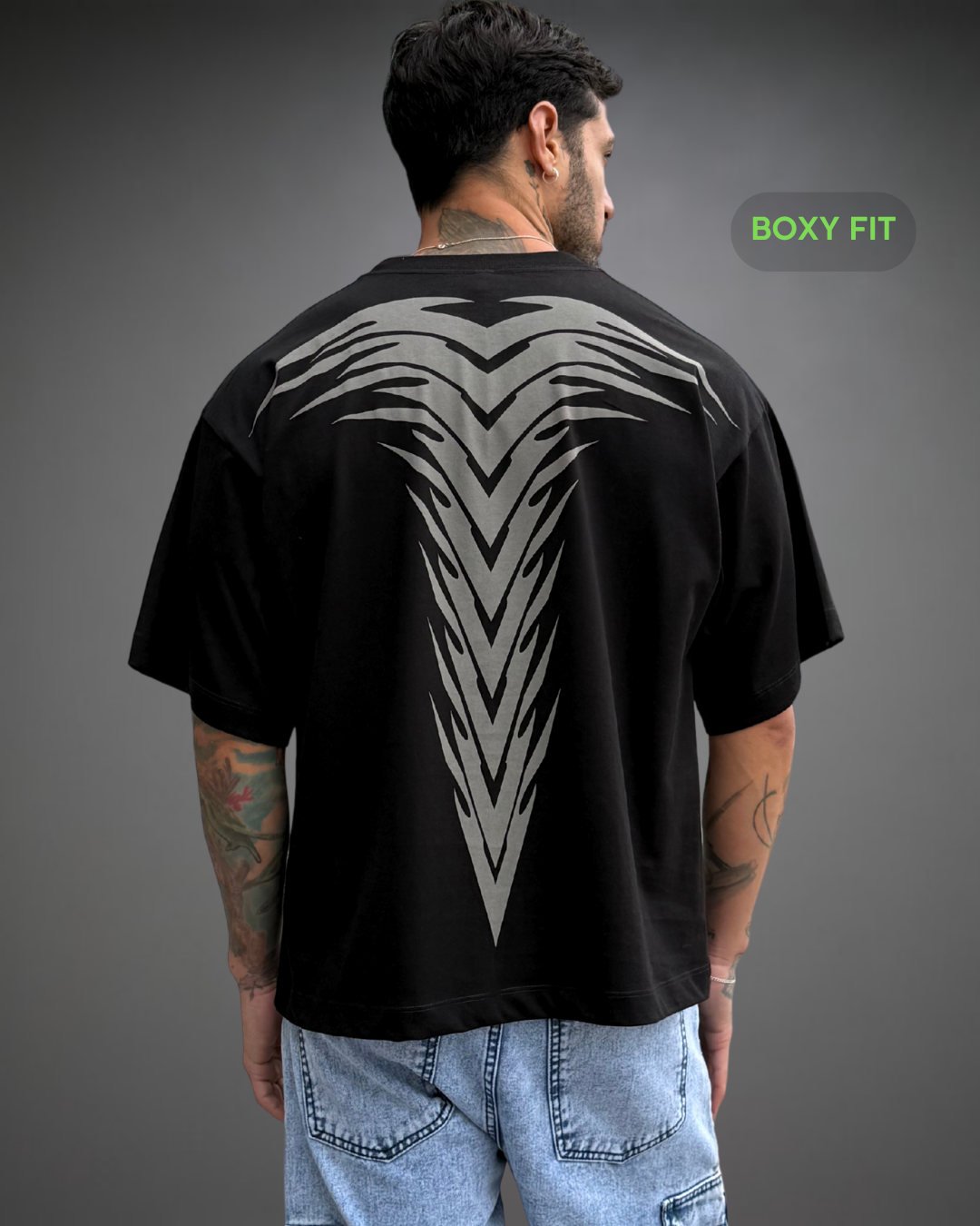 Polo Hombre Boxy Fit The Spine Print - Negro