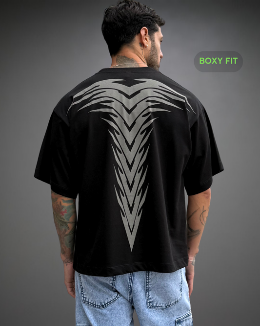 Polo Hombre Boxy Fit The Spine Print - Negro