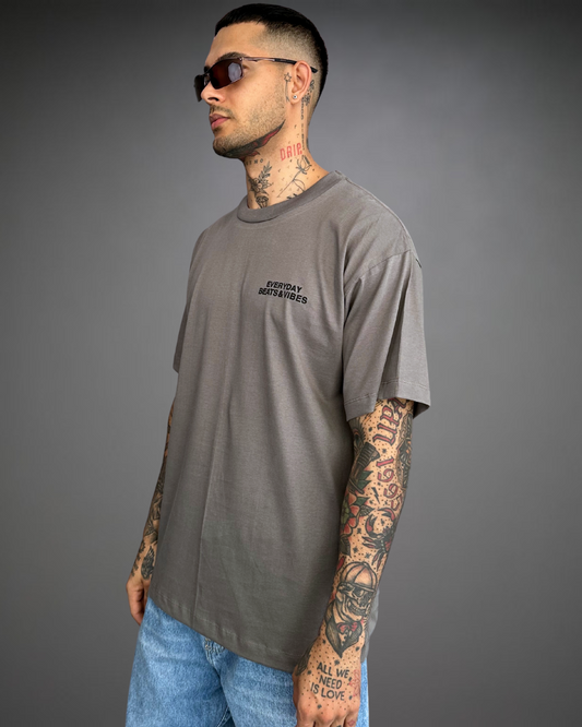 Polo Hombre Oversize EveryDay Beats - Plomo2