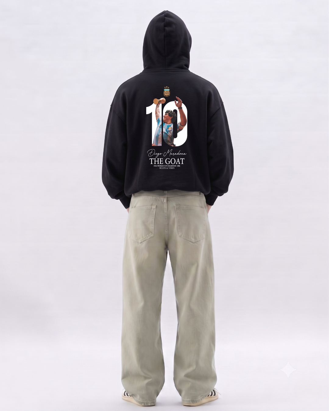Hoodie "Maradona THE GOAT" – Edición Campeón del Mundo / Negro