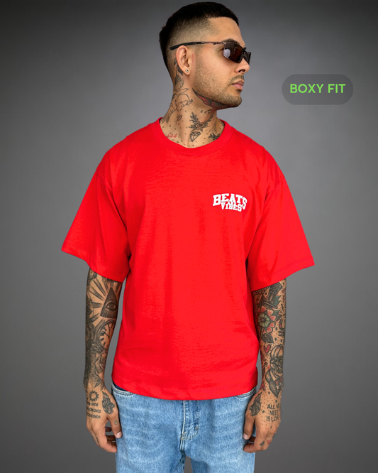 Polo Hombre Boxy Fit Beats Tribute - Rojo