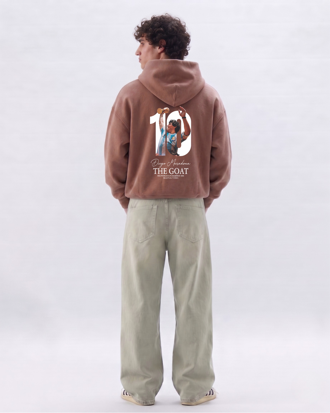 Hoodie "Maradona THE GOAT" – Edición Campeón del Mundo / Marrón