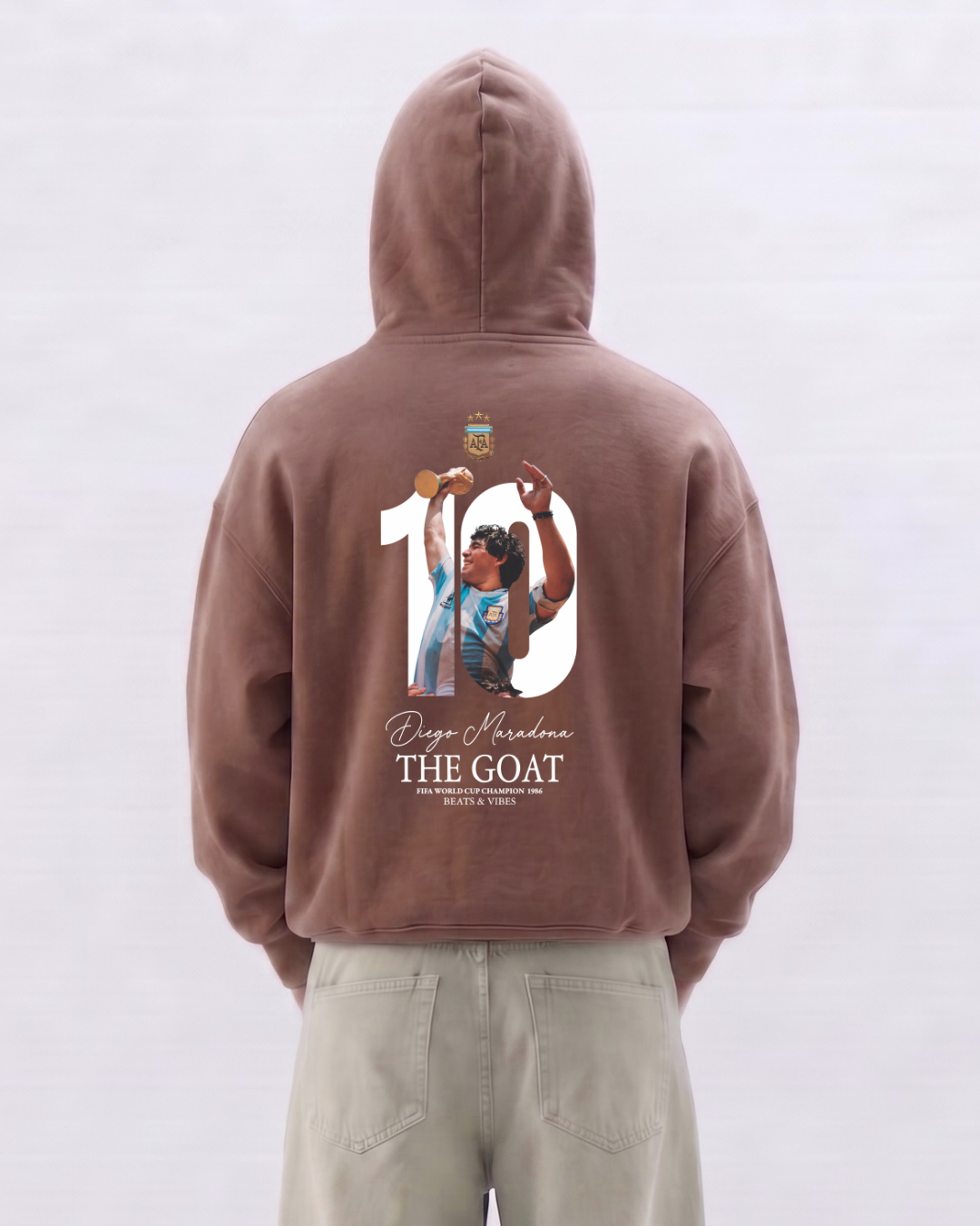 Hoodie "Maradona THE GOAT" – Edición Campeón del Mundo / Marrón