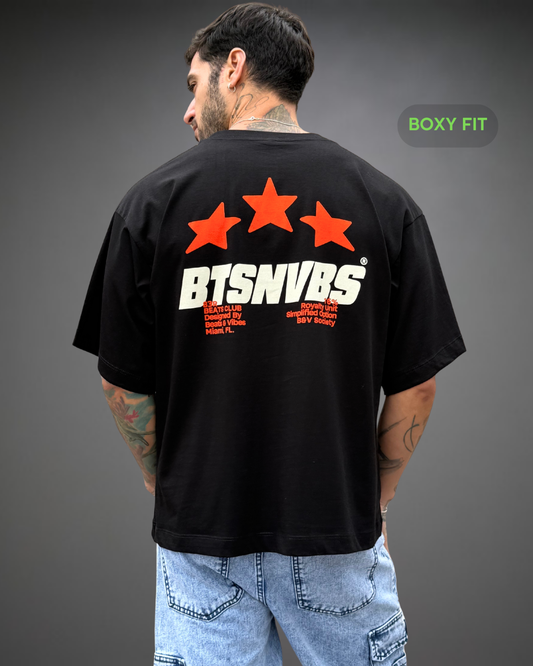 Polo Hombre Boxy Fit BTSNVBS Stars - Negro