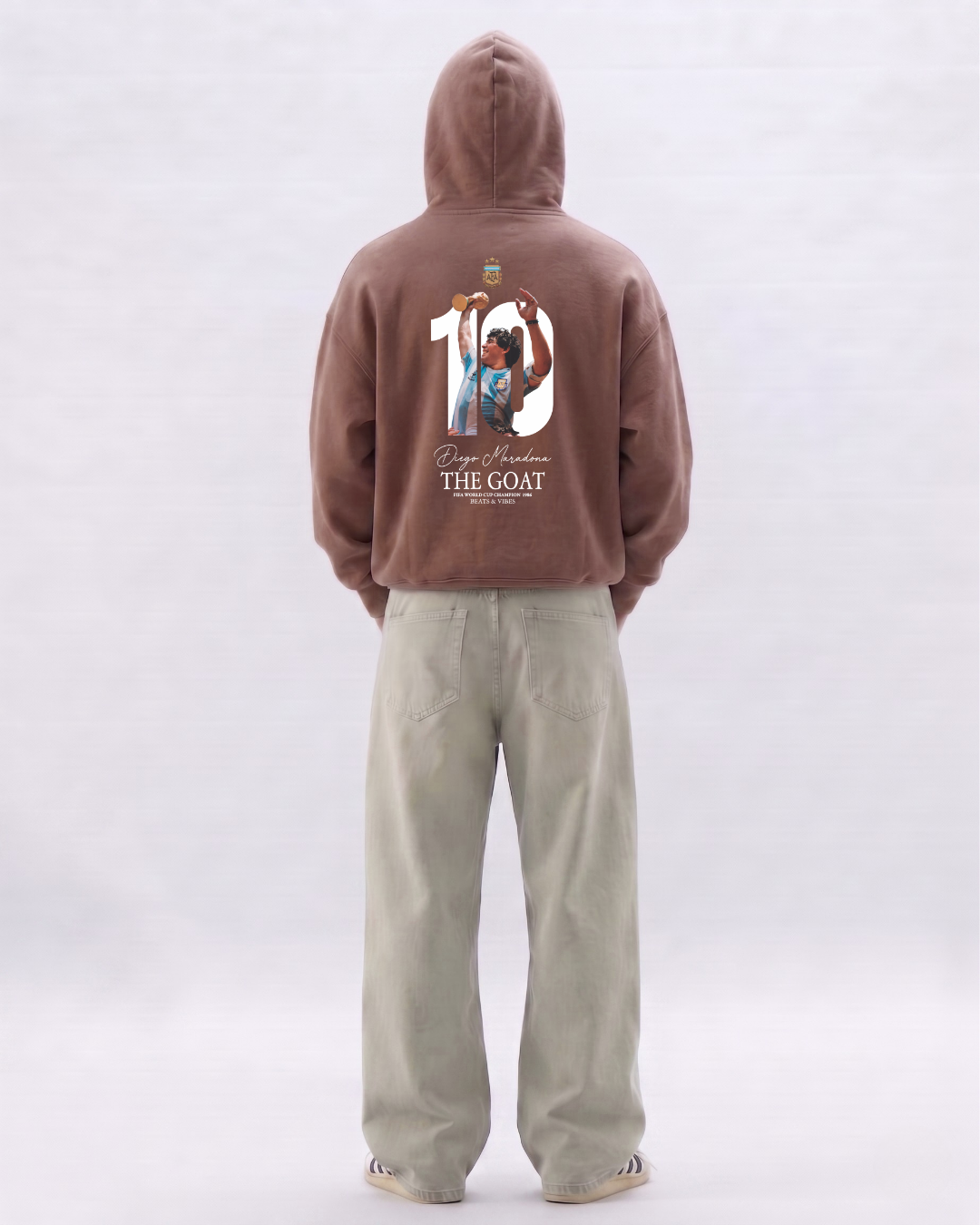 Hoodie "Maradona THE GOAT" – Edición Campeón del Mundo / Marrón