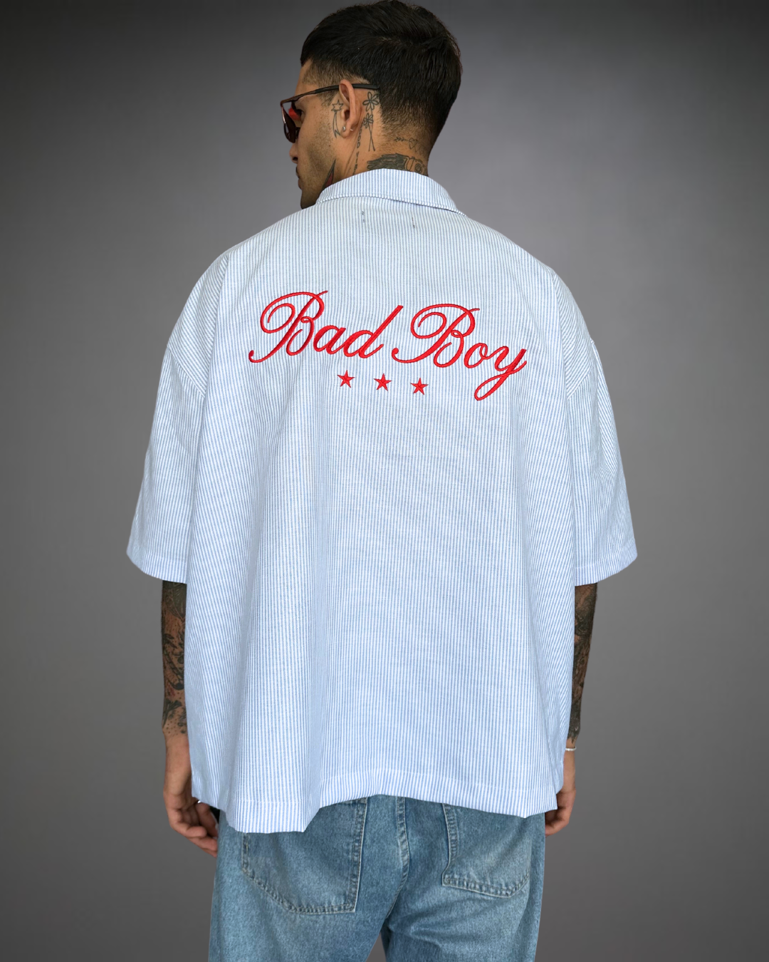 Camisa Hombre Bordado Oversize Bad Boy - Raya Blanco/Celeste