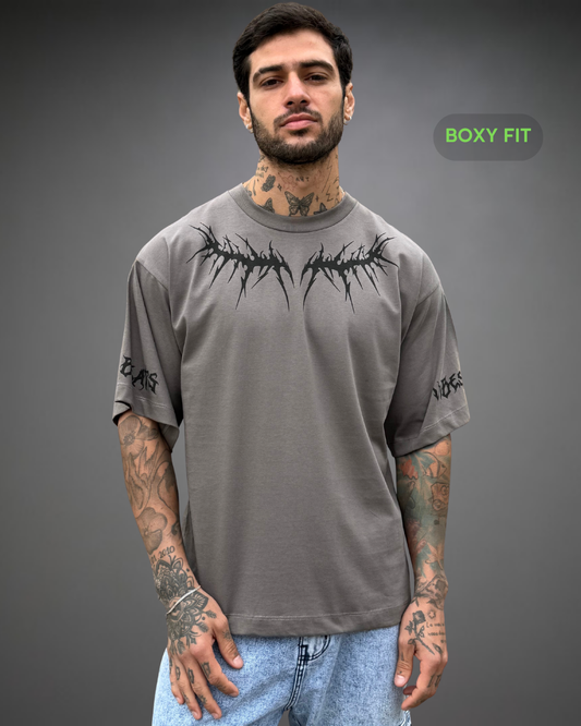 Polo Hombre Boxy Fit Rounded Tribe Neck 2.0 - Plomo