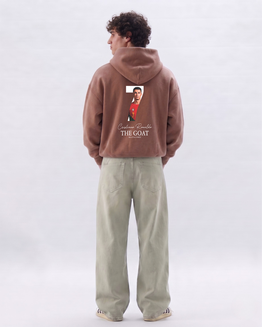 Hoodie "CR7 THE GOAT" – Marrón