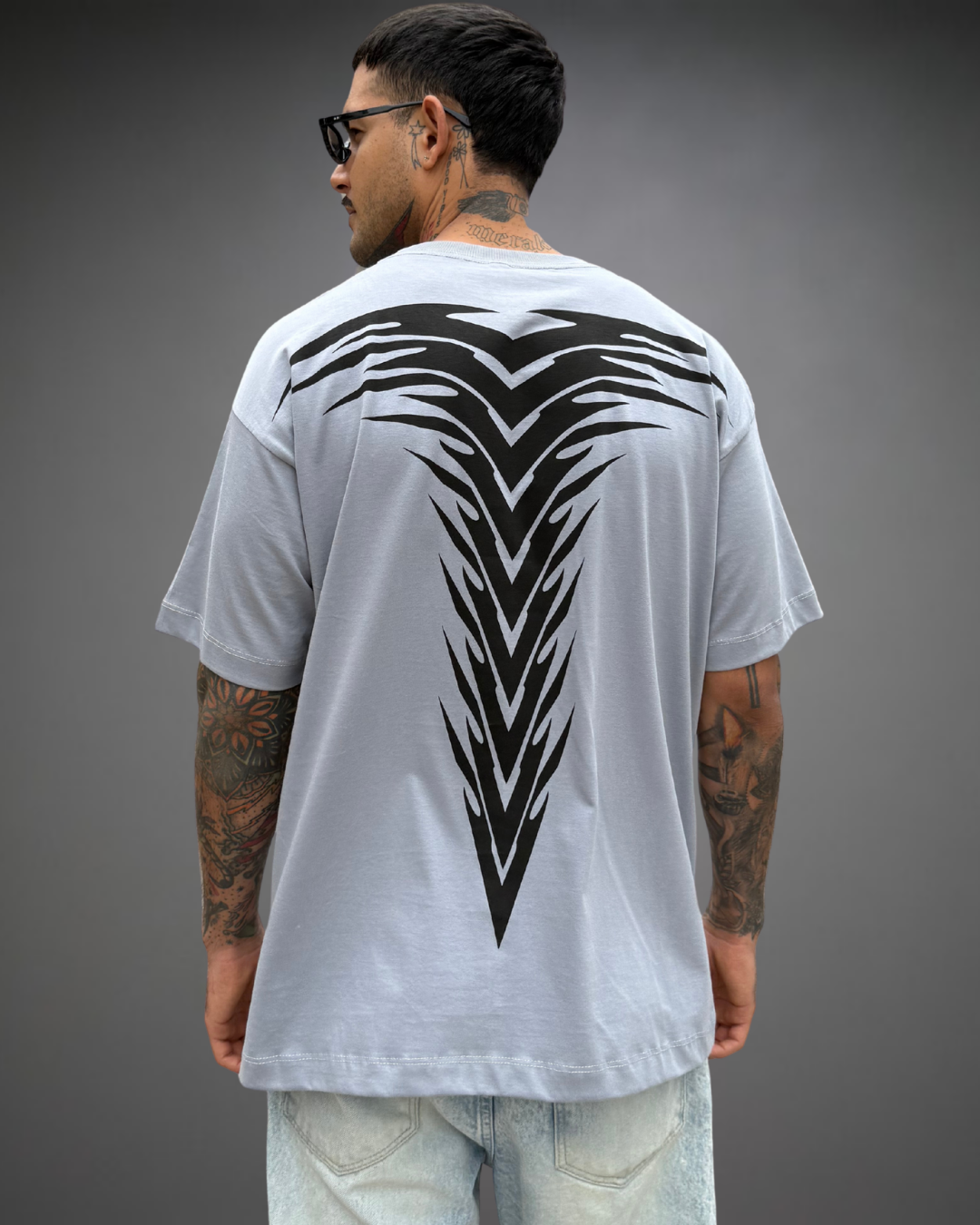 Polo Hombre Oversize Alien Back - Plata