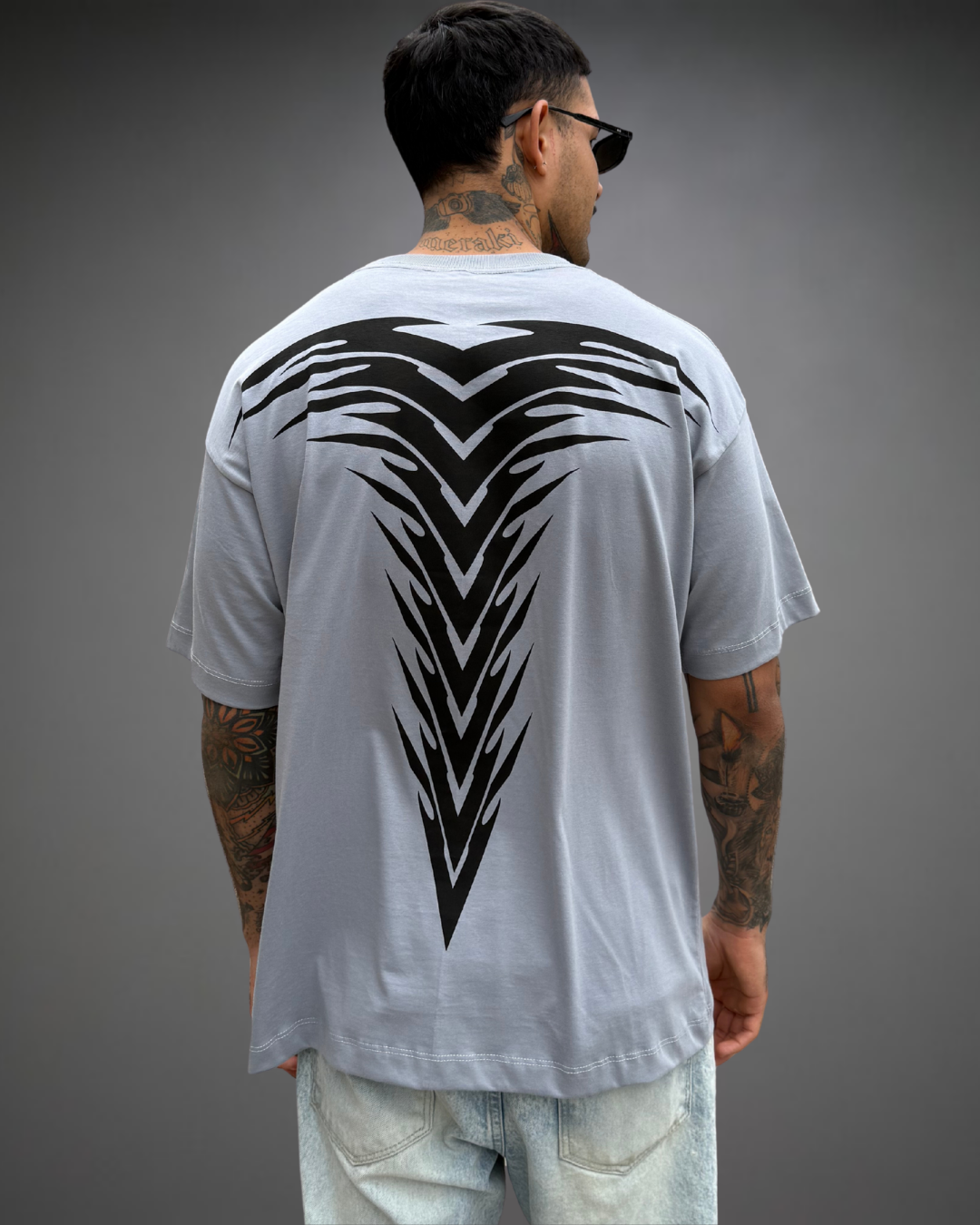 Polo Hombre Oversize Alien Back - Plata