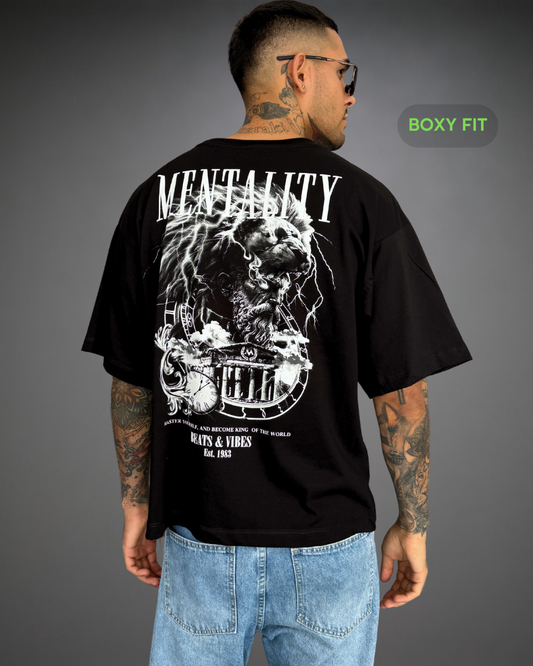 Polo Hombre Boxy Fit Lion Mentality - Negro