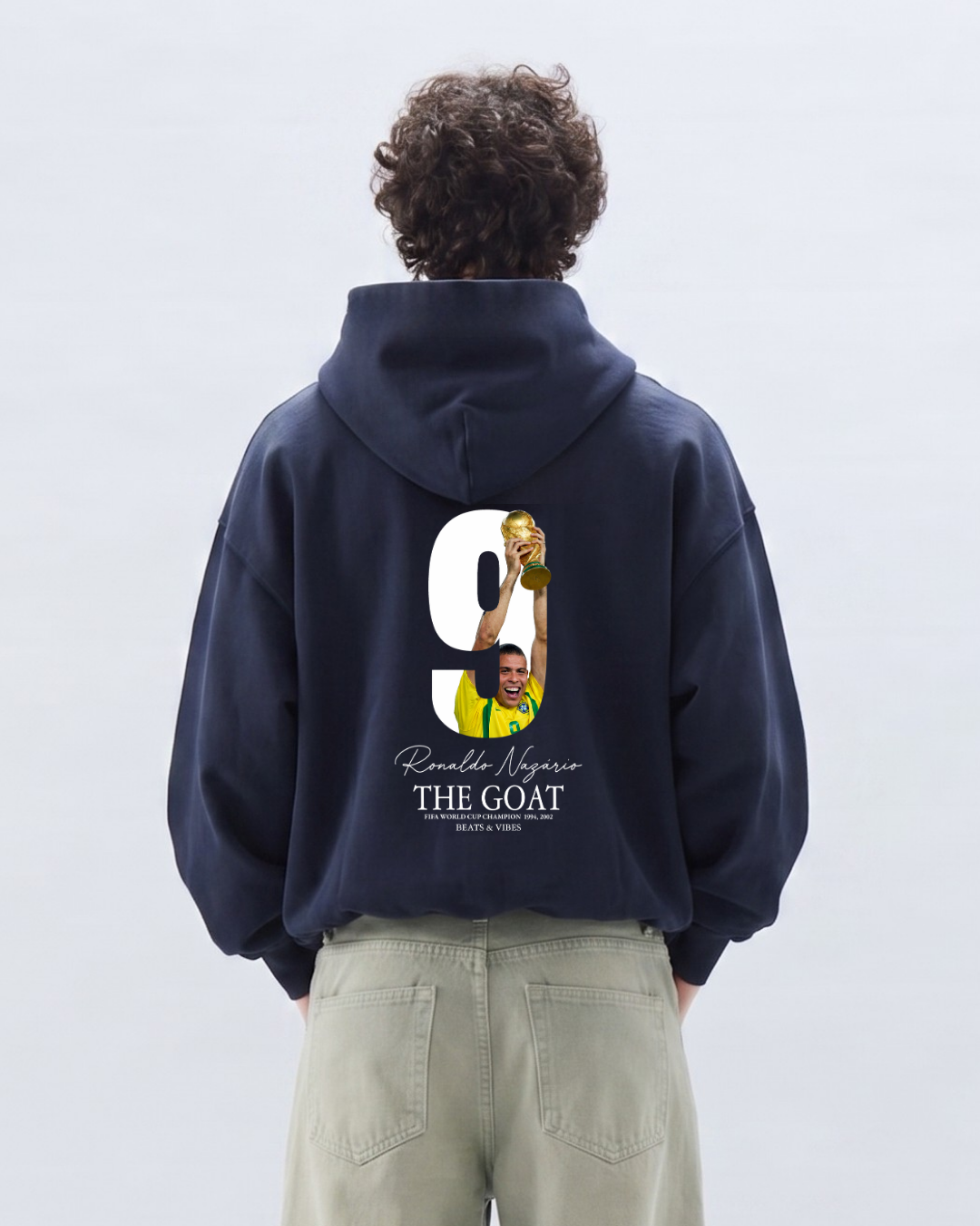 Hoodie "Ronaldo THE GOAT" – Edición Campeón del Mundo / Azul Noche