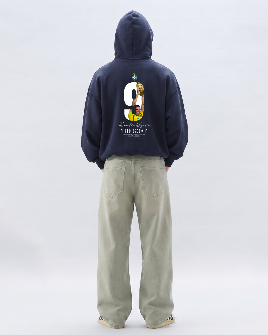 Hoodie "Ronaldo THE GOAT" – Edición Campeón del Mundo / Azul Noche