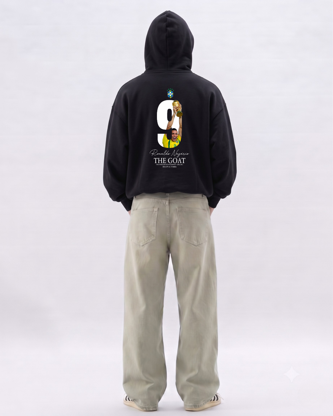 Hoodie "Ronaldo THE GOAT" – Edición Campeón del Mundo / Negro