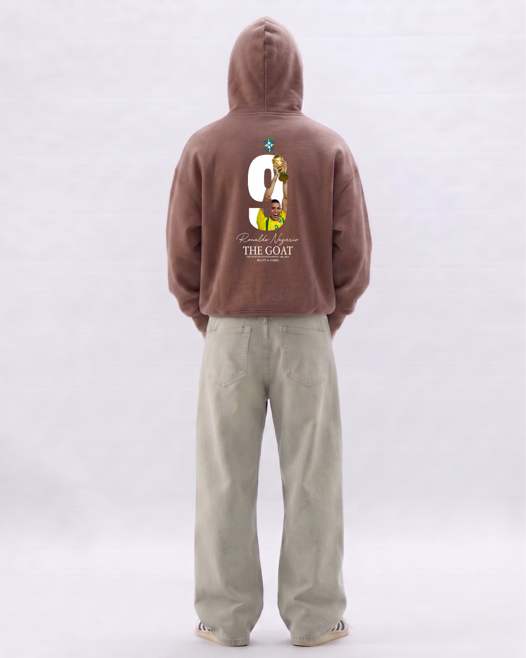 Hoodie "Ronaldo THE GOAT" – Edición Campeón del Mundo / Marrón