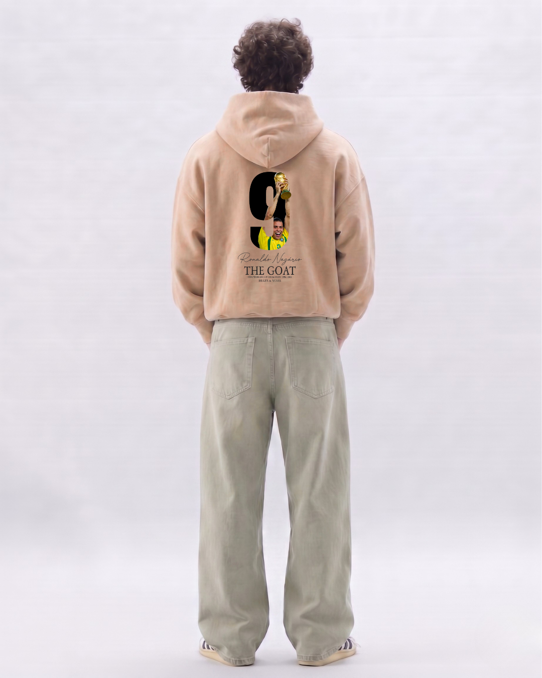 Hoodie "Ronaldo THE GOAT" – Edición Campeón del Mundo / Arena