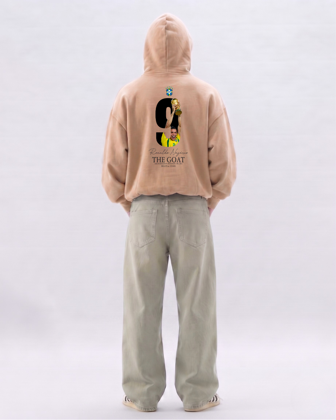 Hoodie "Ronaldo THE GOAT" – Edición Campeón del Mundo / Arena