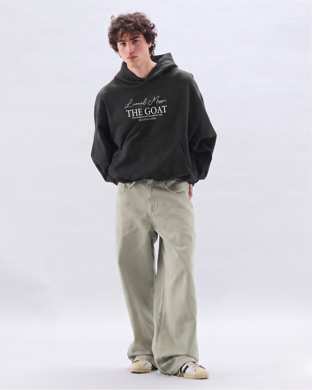 Hoodie "Messi THE GOAT" – Edición Campeón del Mundo / Negro