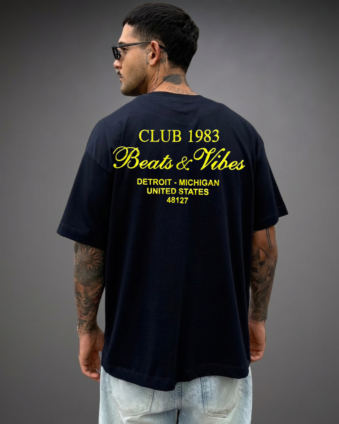 Polo Hombre Oversize Club 1983 - Azul Noche