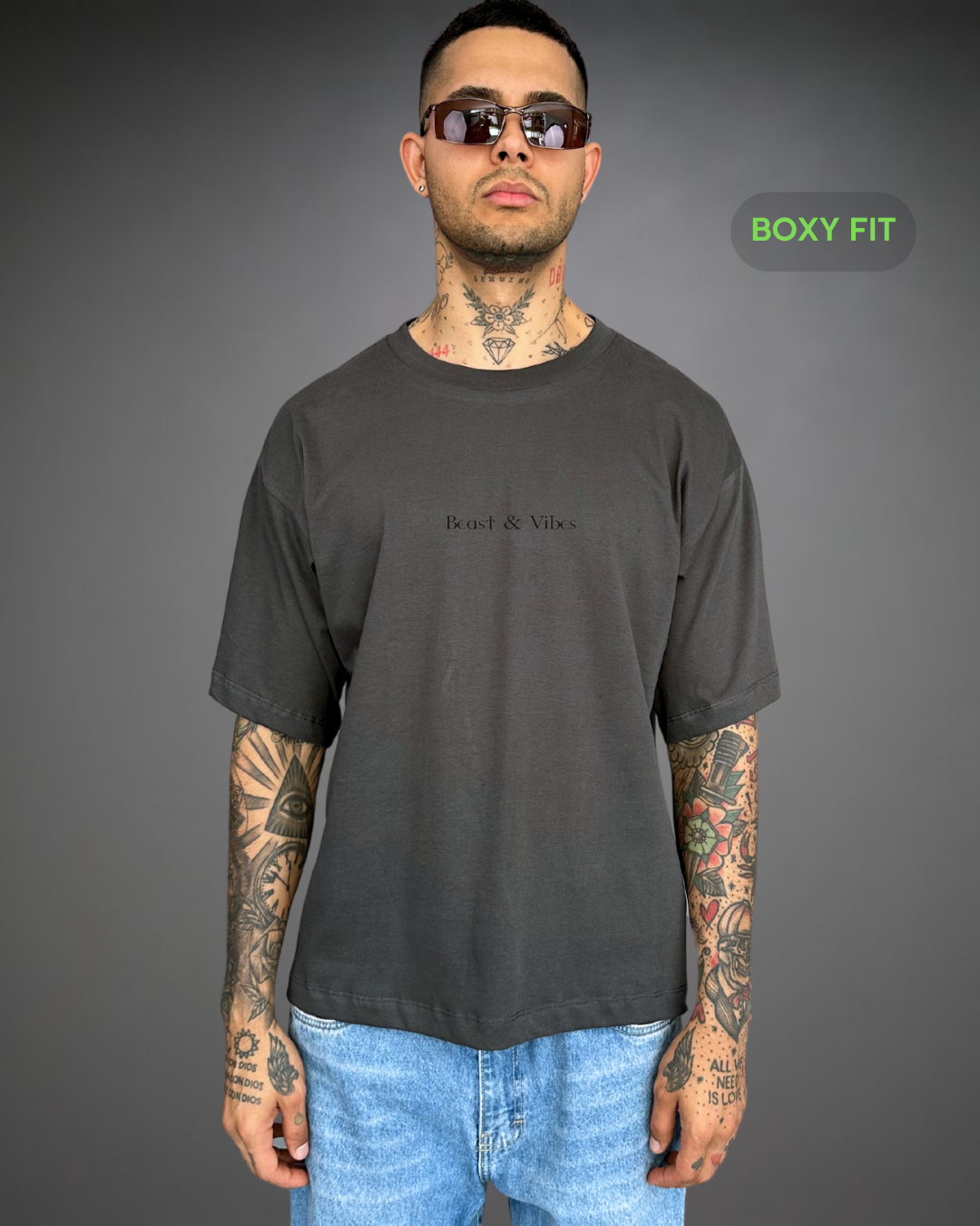 Polo Hombre Boxy Fit Doberman Flow - Plomo