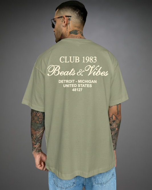 Polo Hombre Oversize Club  Beats 1983 - Verde