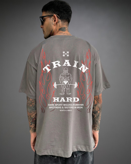 Polo Hombre Oversize Beats Train Hard - Gris