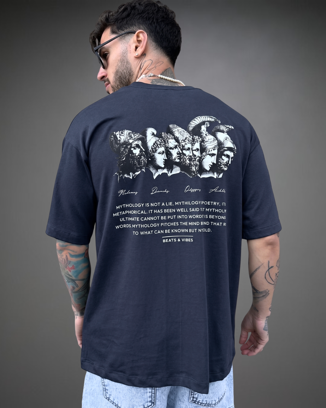 Polo Hombre Oversize Mythology - Plomo Oscuro