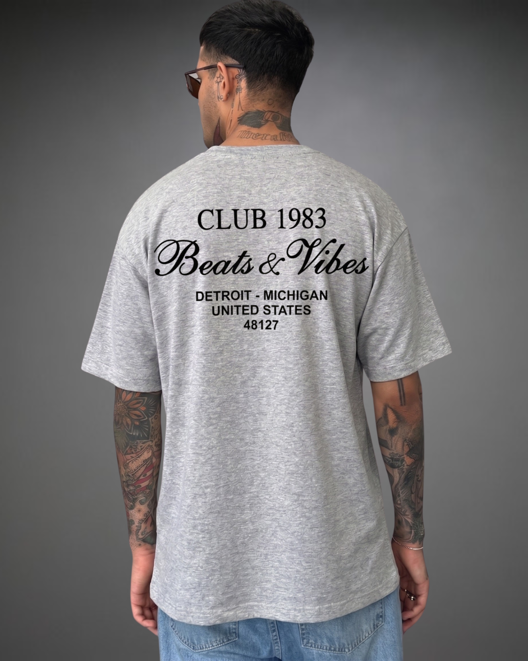 Polo Hombre Oversize Club 1983 - Gris