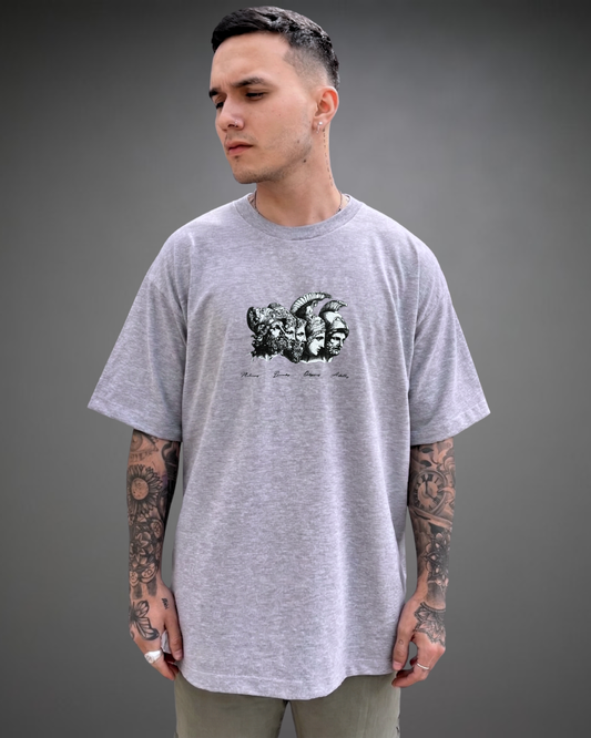 Polo Hombre Oversize Mythology - Gris