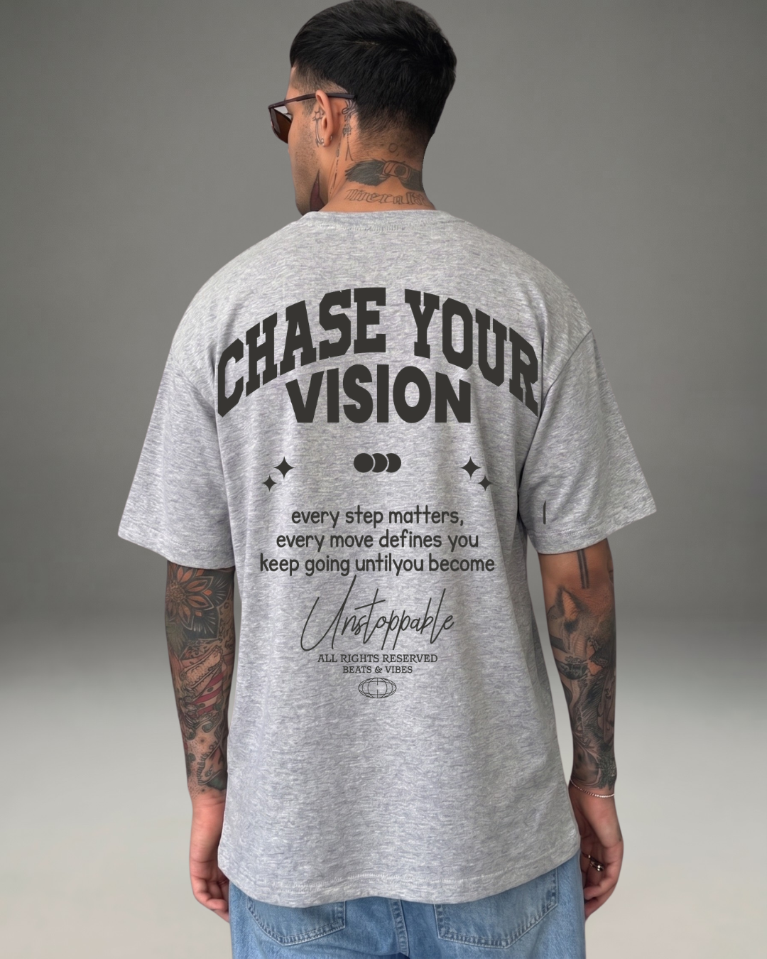 Polo Hombre Oversize Chase Your Vision - Gris
