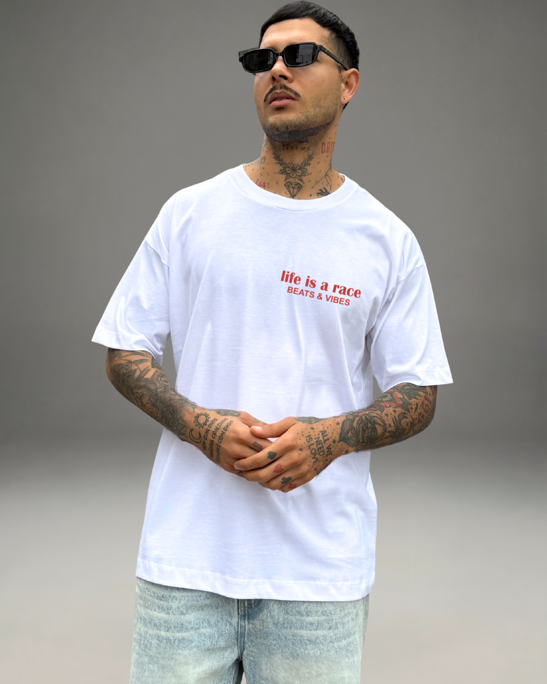 Polo Hombre Oversize Life is a Race - Blanco