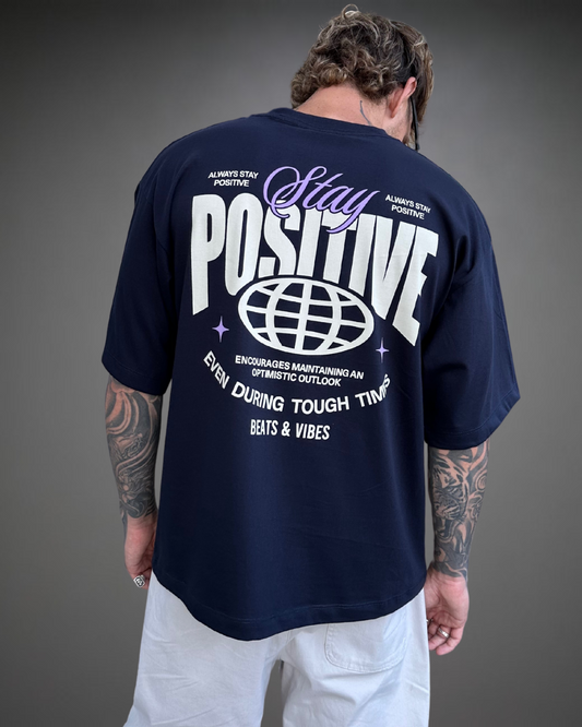 Polo Hombre Boxy Fit Stay Positive - Azul Noche